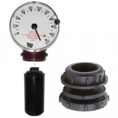 Threaded tank outlet fitting and tank level gauge